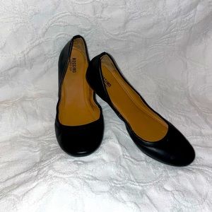 Mossimo Flats